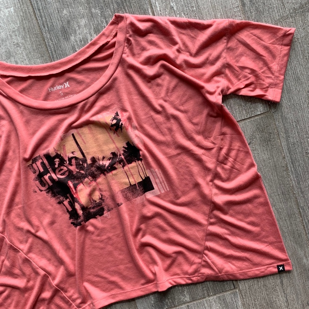 🔥🔥HURLEY - NWOT WIDE CUT SURF TEE🔥🔥